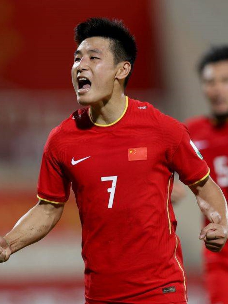 包含武磊错失单刀球，孙兴慜门将神勇扑救成最大功臣！的词条